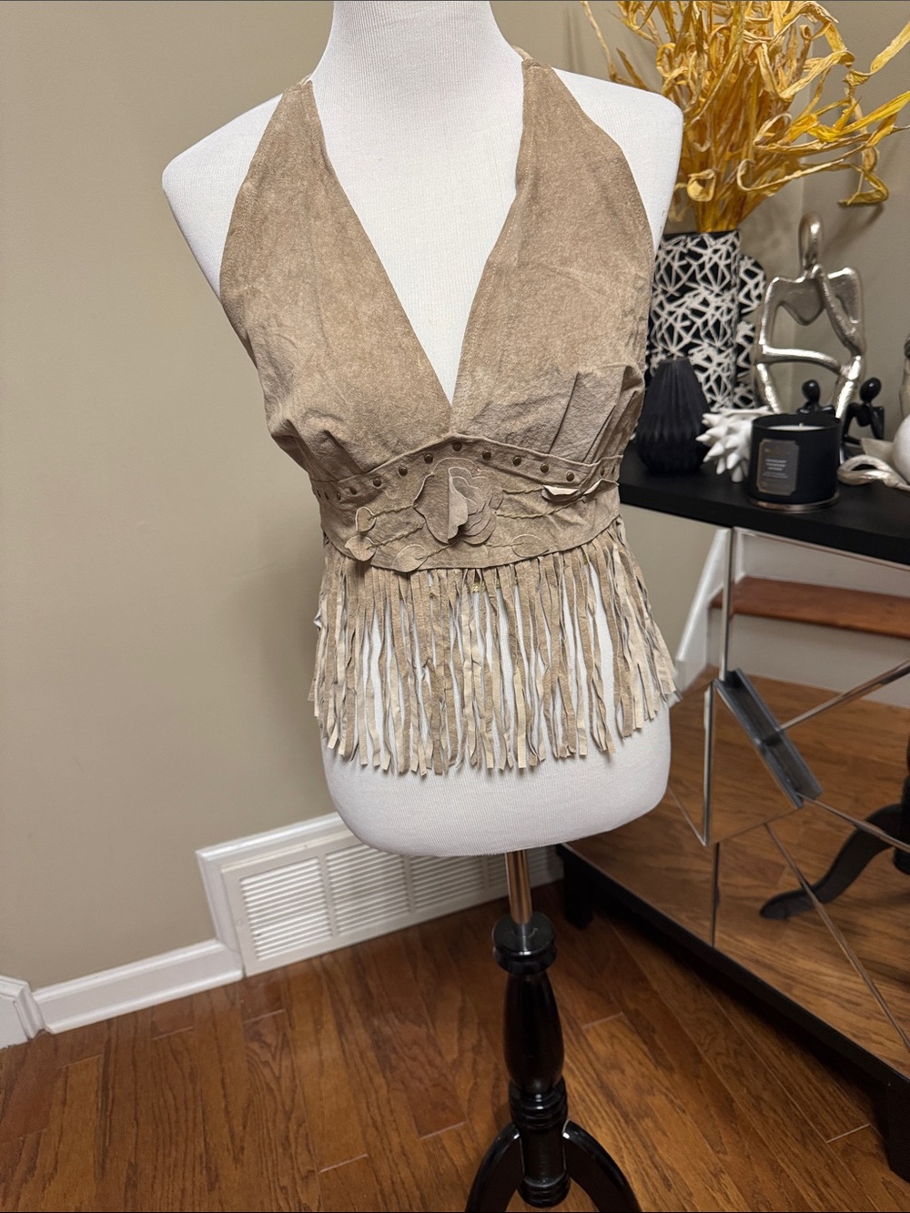 Y2K/Vintage Women’s Beige 100 % Suede/Leather Fringe Halter Size L pre-owned